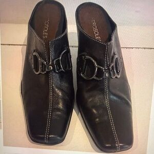 Aerosoles Cinch Worm Womens Comfort Mules Slip On Shoes Black Heels Size 9 1/2 M